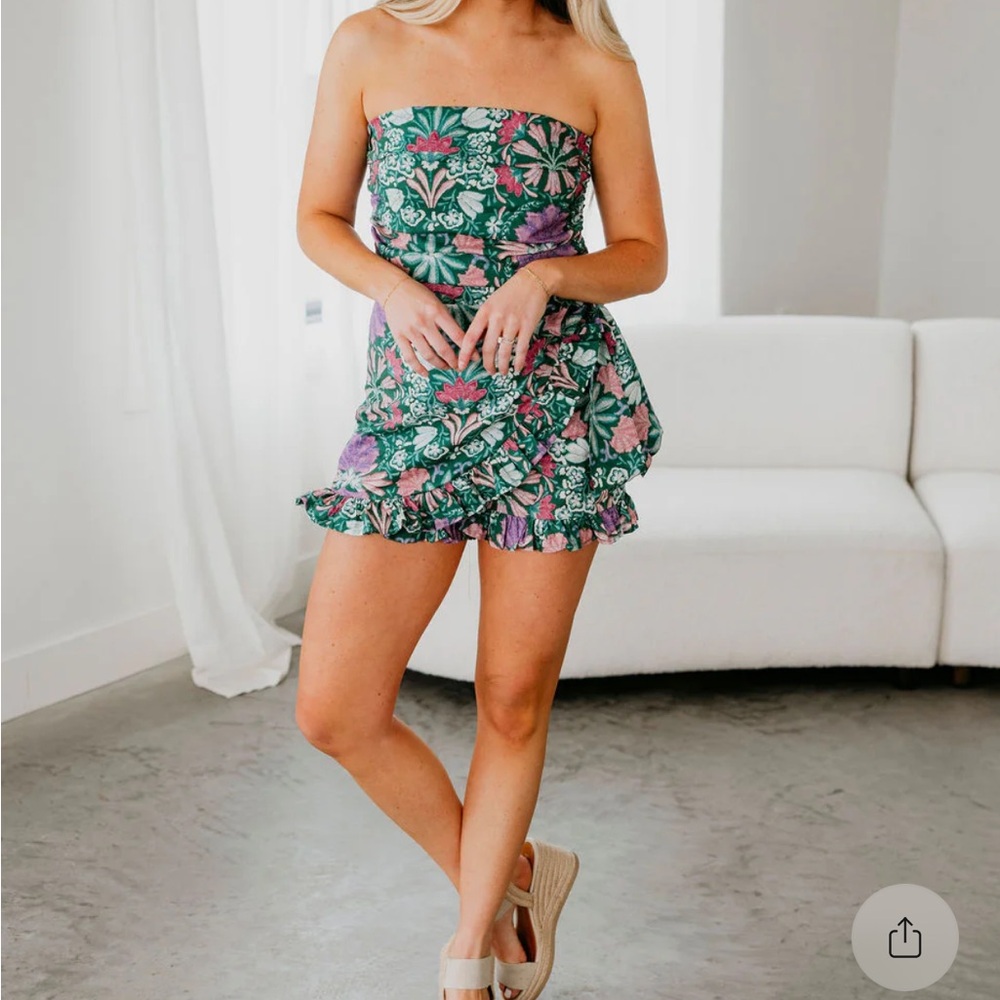 NWT Olivaceous floral romper - green